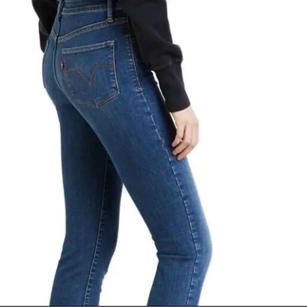 Levi’s Classic Mid Rise Skinny Size 6 Jeans